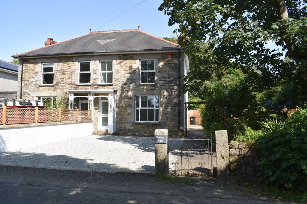 Property photo 1 of 21 Picture No. 03