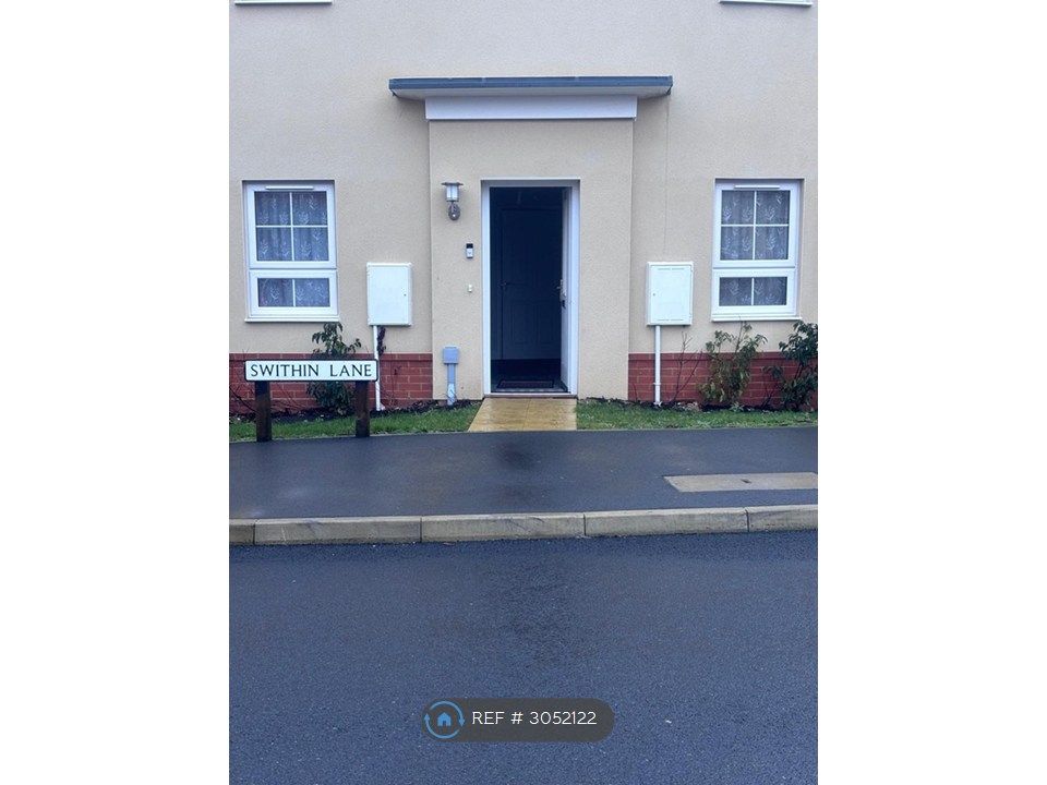 Property photo 1 of 19 Flat Entrance