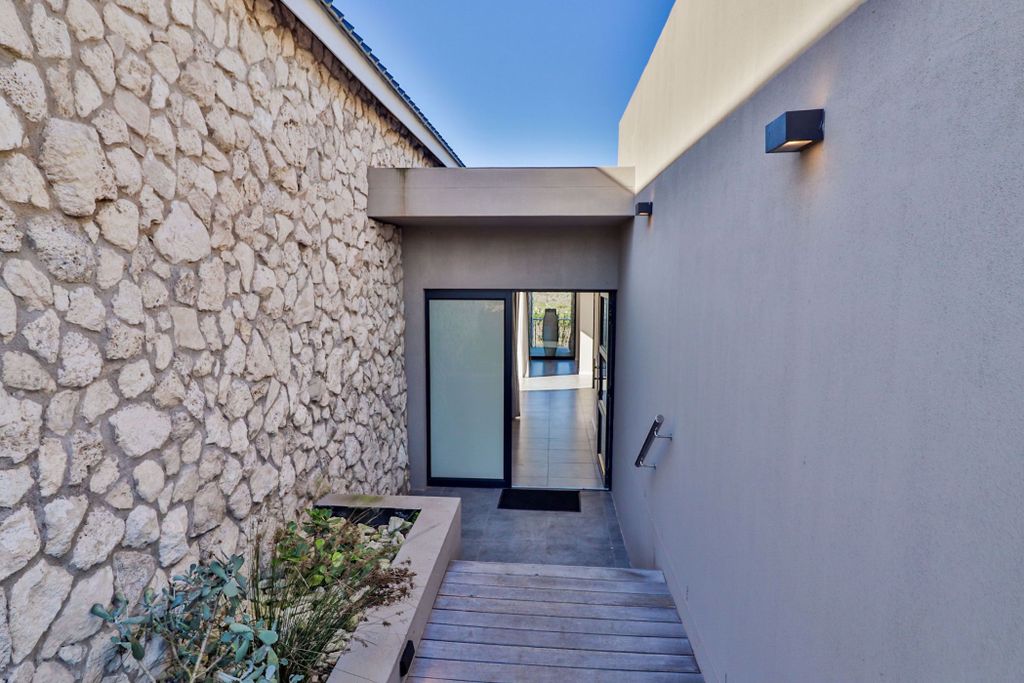 Property photo 2 of 28 La1572877