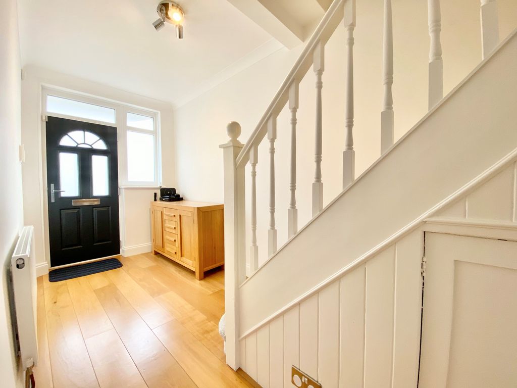 Property photo 2 of 27