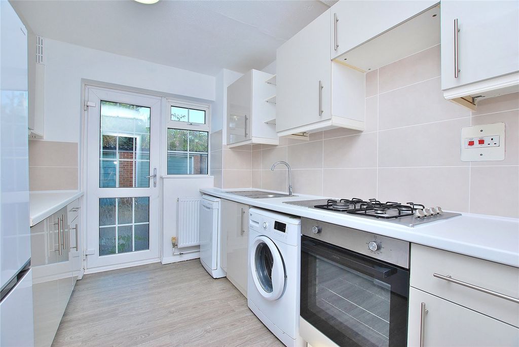 Property photo 2 of 9 Picture No. 20