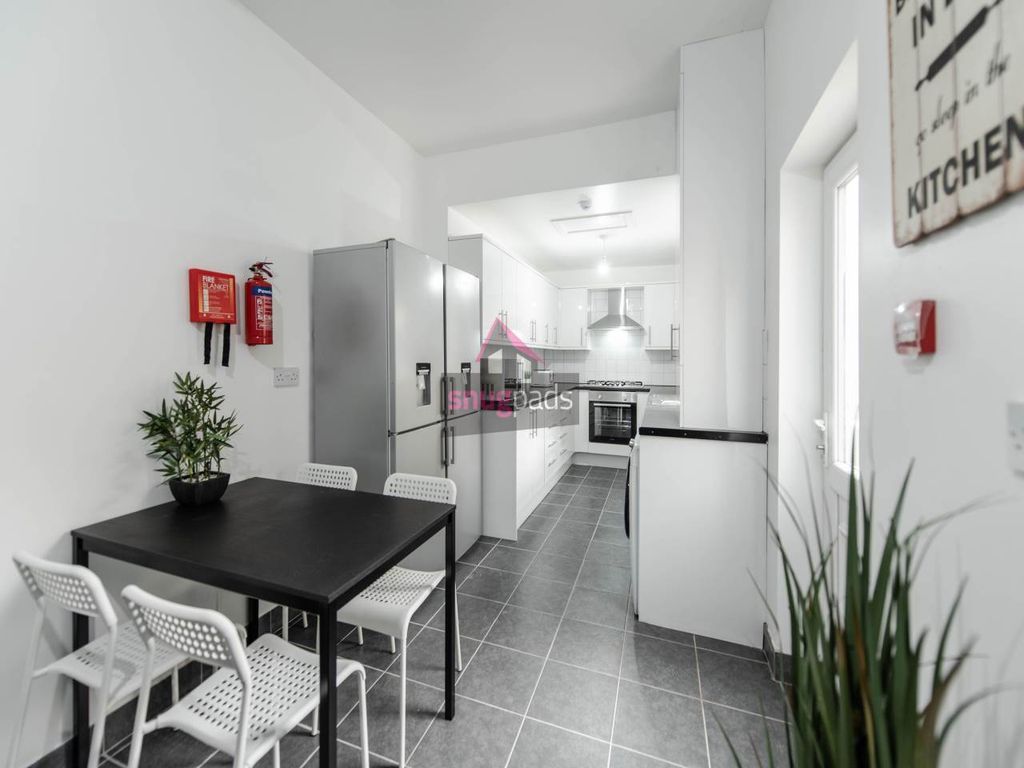 Property photo 2 of 13 2