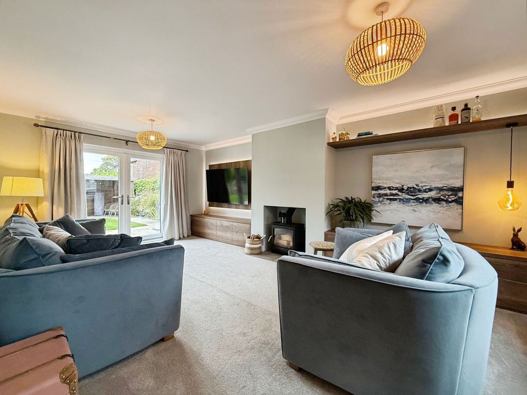 Property photo 3 of 32