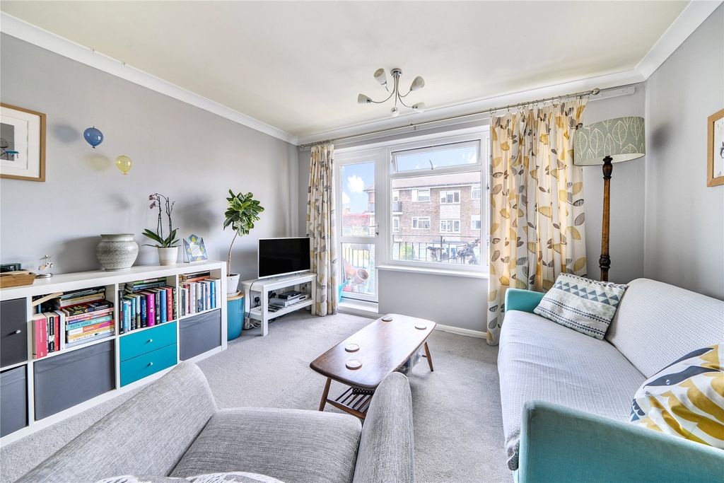 Property photo 2 of 13 Picture No. 11