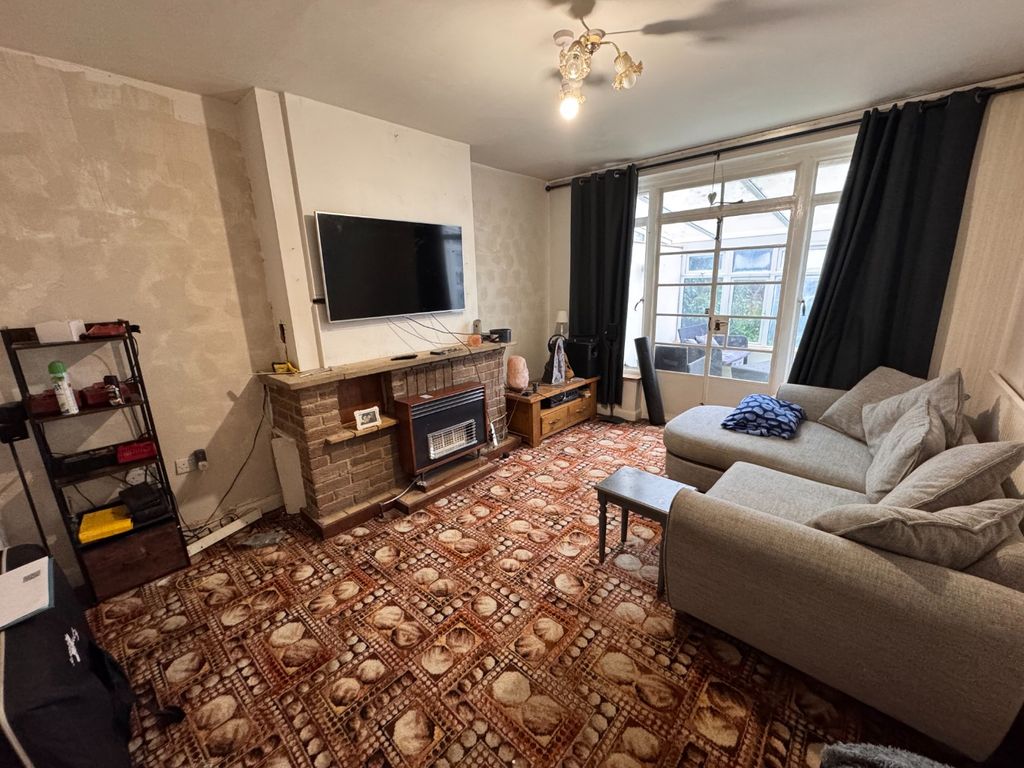 Property photo 2 of 11 2659682