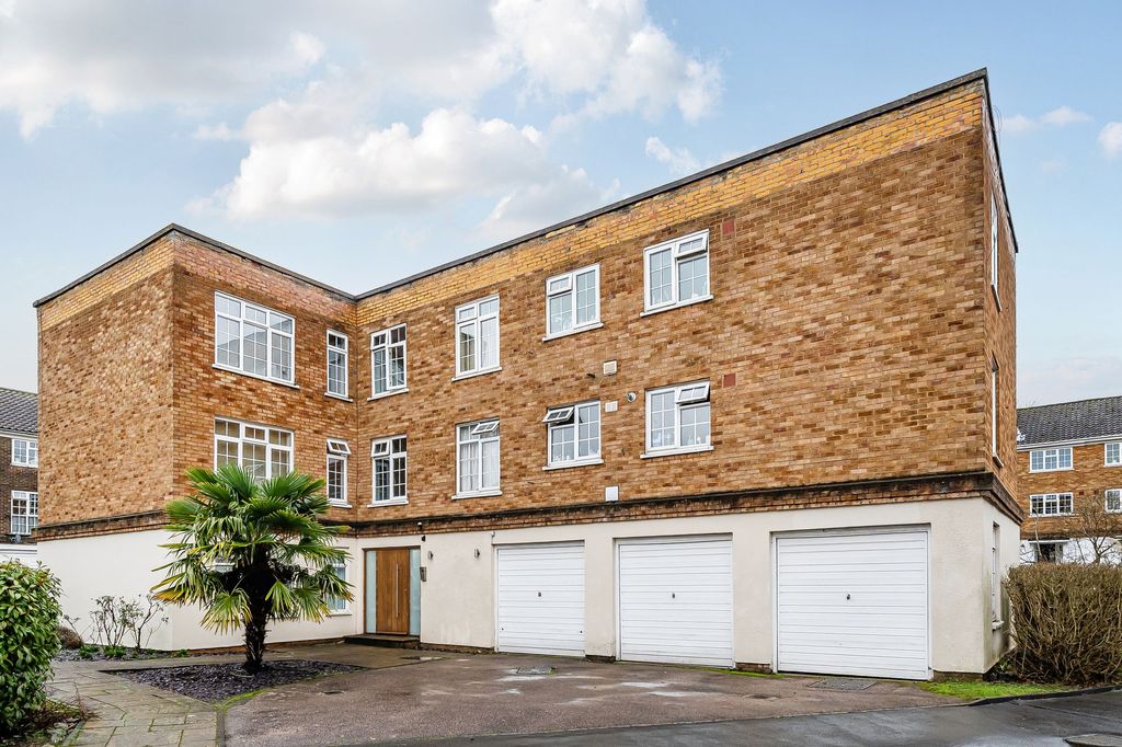 Property photo 1 of 8