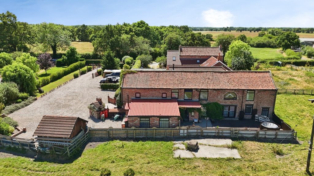 Property photo 1 of 25 5245692