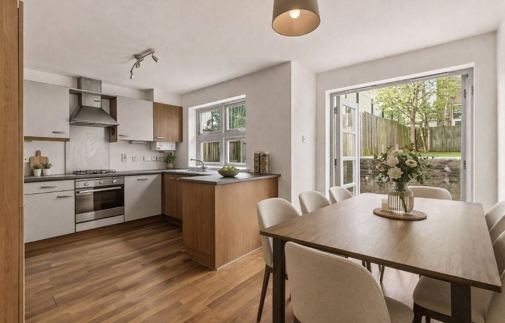 Property photo 2 of 9 Picture No. 16