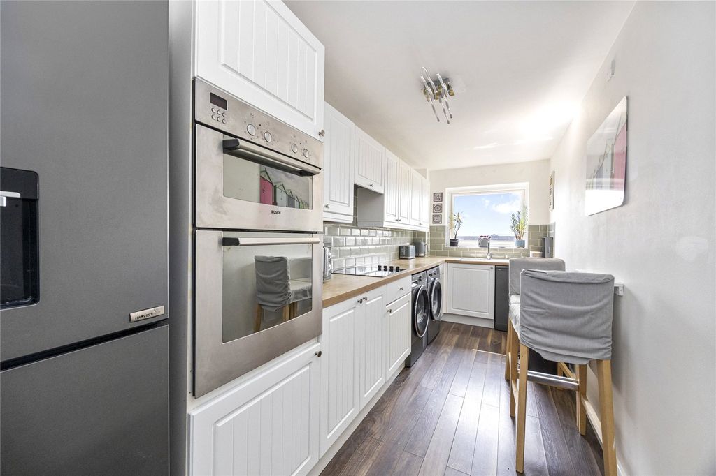 Property photo 2 of 13 Picture No. 05