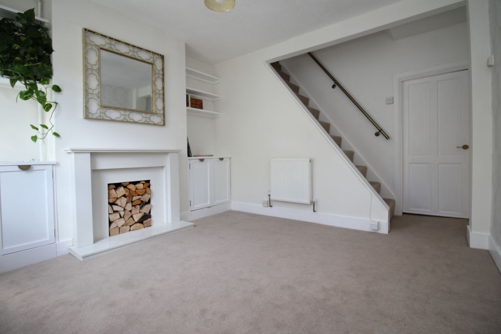 Property photo 2 of 12 Photo 4