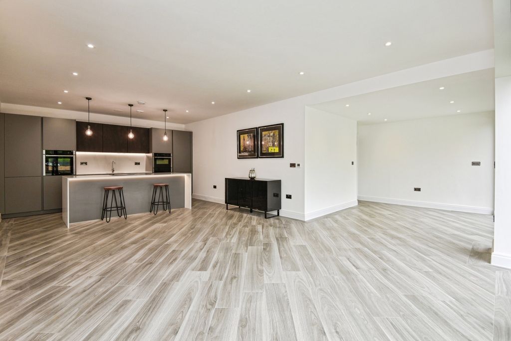 3 bed town house for saleBroadway, Morecambe, Lancashire LA4 photo 4