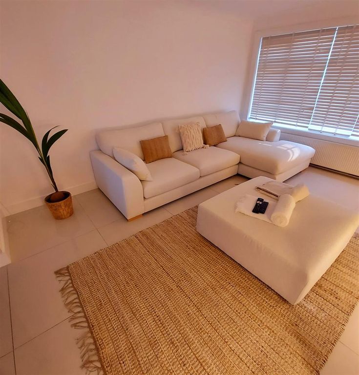 Property photo 2 of 21 Kcbg1557[1].Jpg