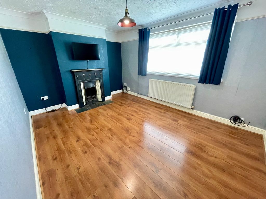 Property photo 3 of 12 4927782