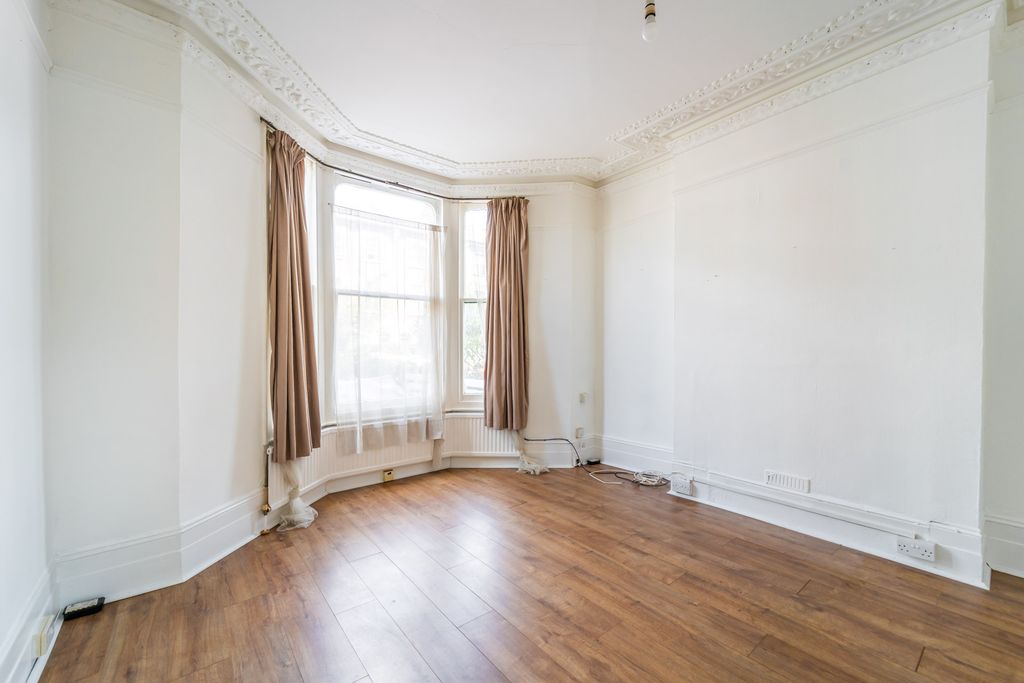 Property photo 1 of 10 Mba06448