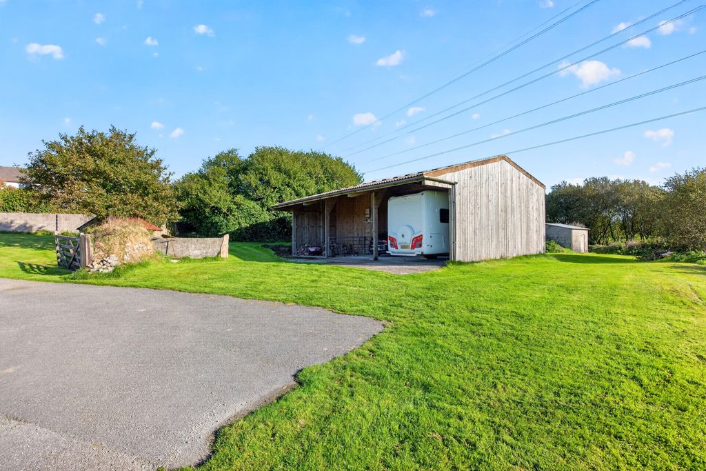 Property photo 2 of 19 Pbox-Img.Jpg