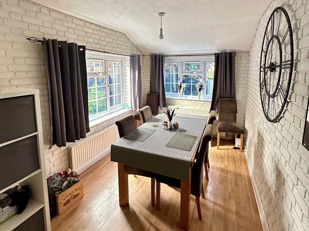 Property photo 3 of 11 Picture No. 29