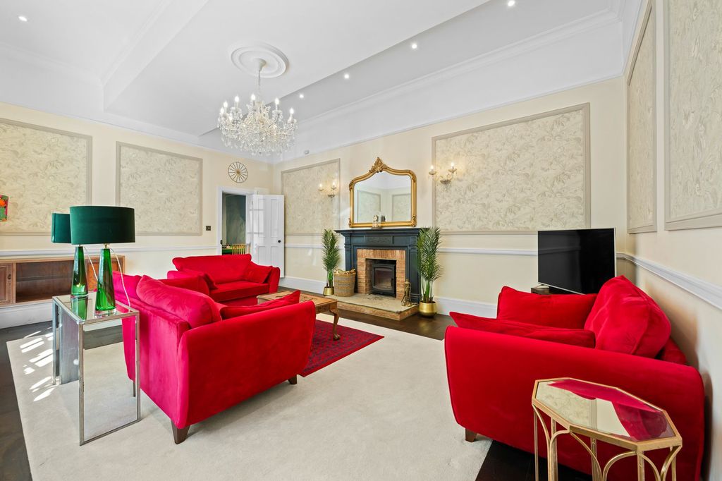 Property photo 1 of 25