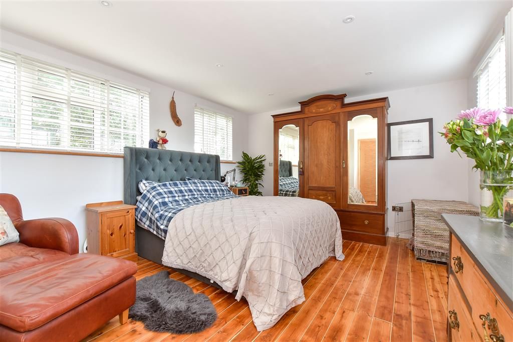 Property photo 1 of 5 Bedroom 1