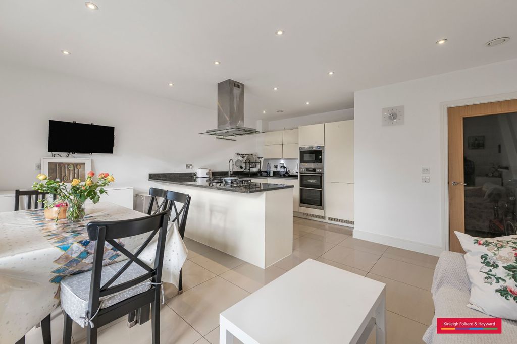 Property photo 2 of 10 Picture No. 19