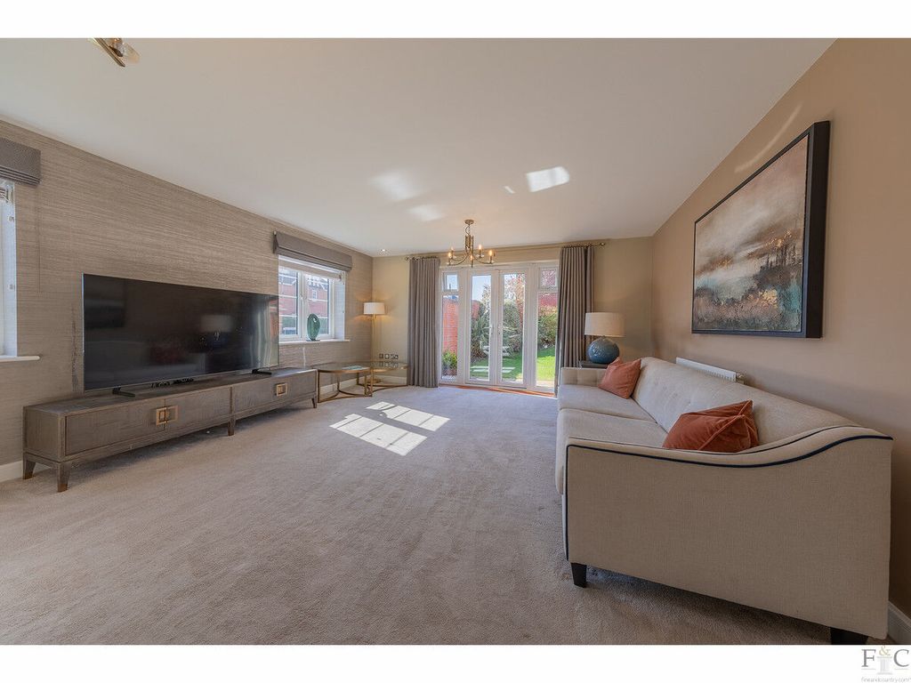 Property photo 3 of 42