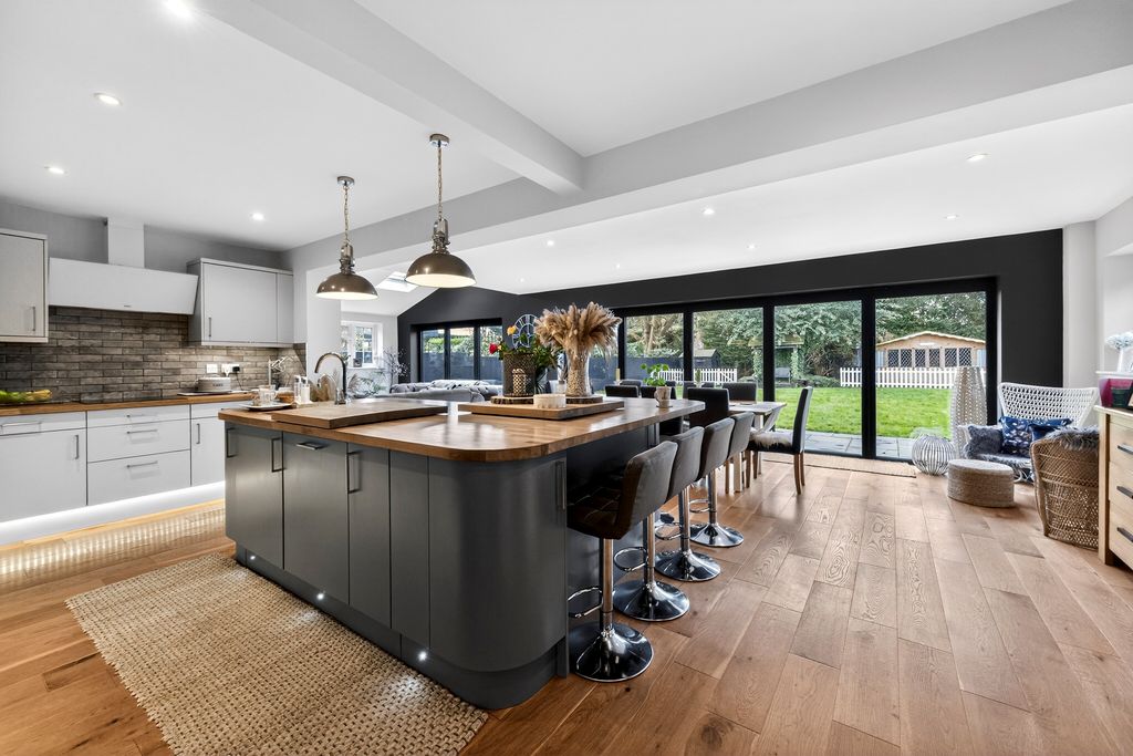 Property photo 3 of 30