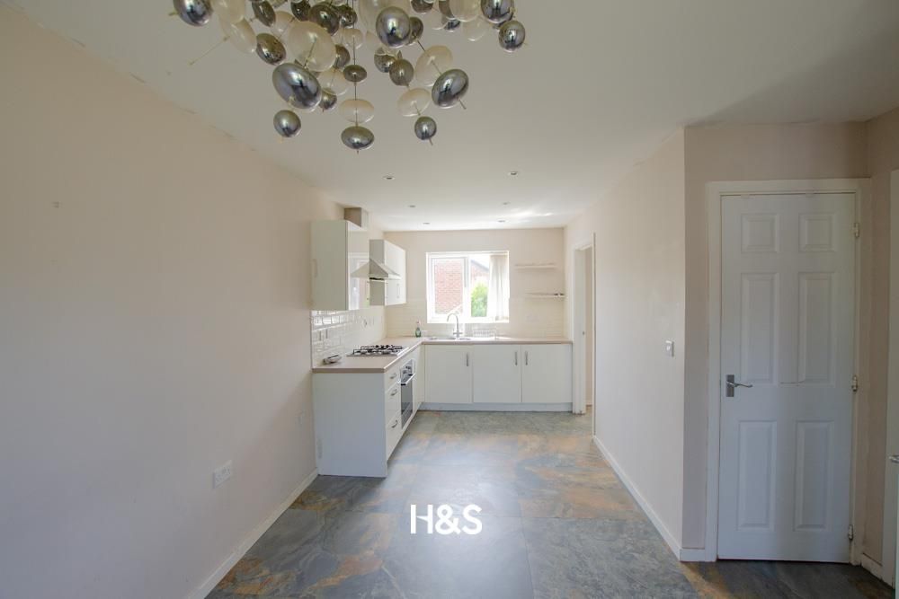 Property photo 2 of 24 1 Berry Maud - Kitchen.Jpg