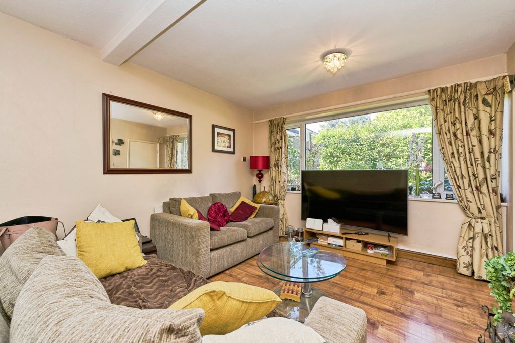 Property photo 3 of 18