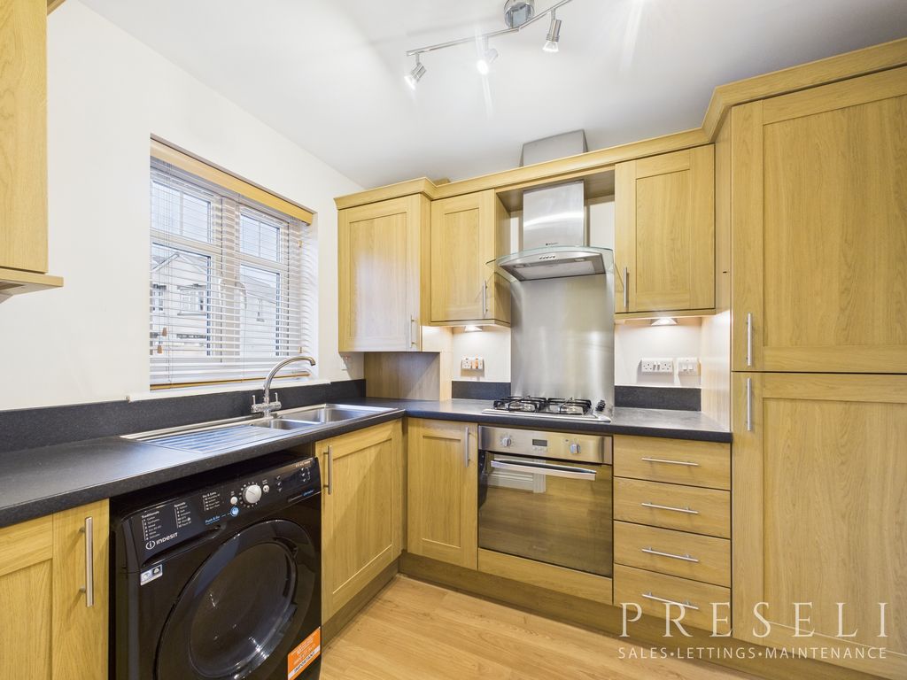 Property photo 3 of 20 Cam05119G0-Pr0069-Still004