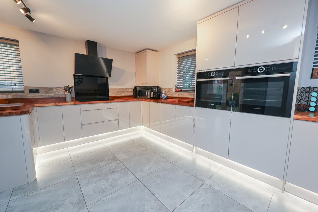 Property photo 3 of 26 4181832