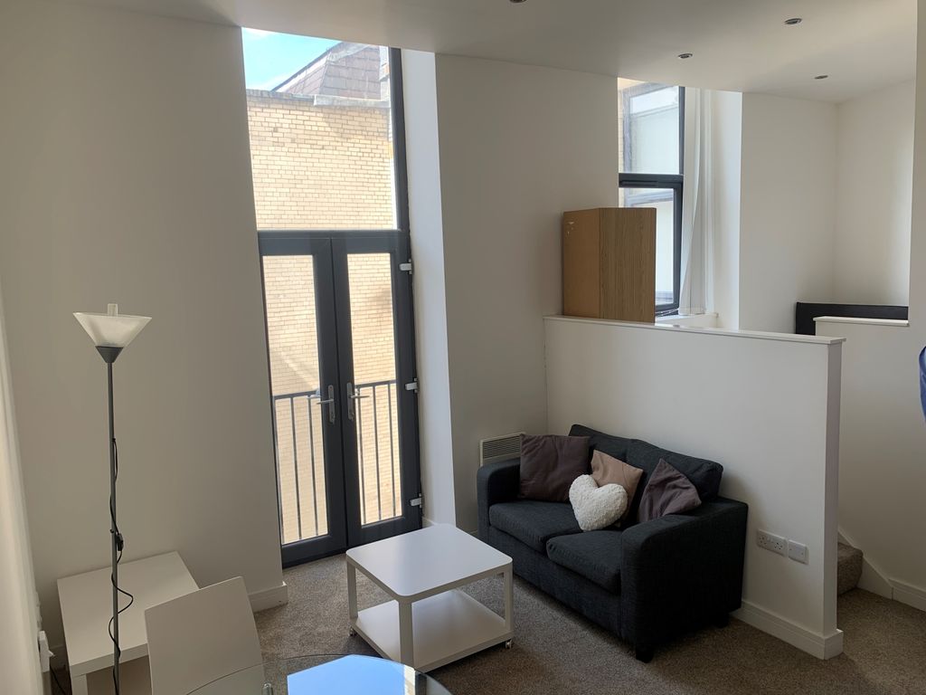 Property photo 1 of 6 42Lawr4