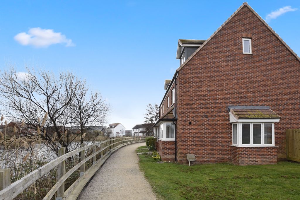 Property photo 1 of 19 5272890