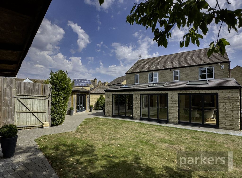 Property photo 3 of 36 Picture No. 70