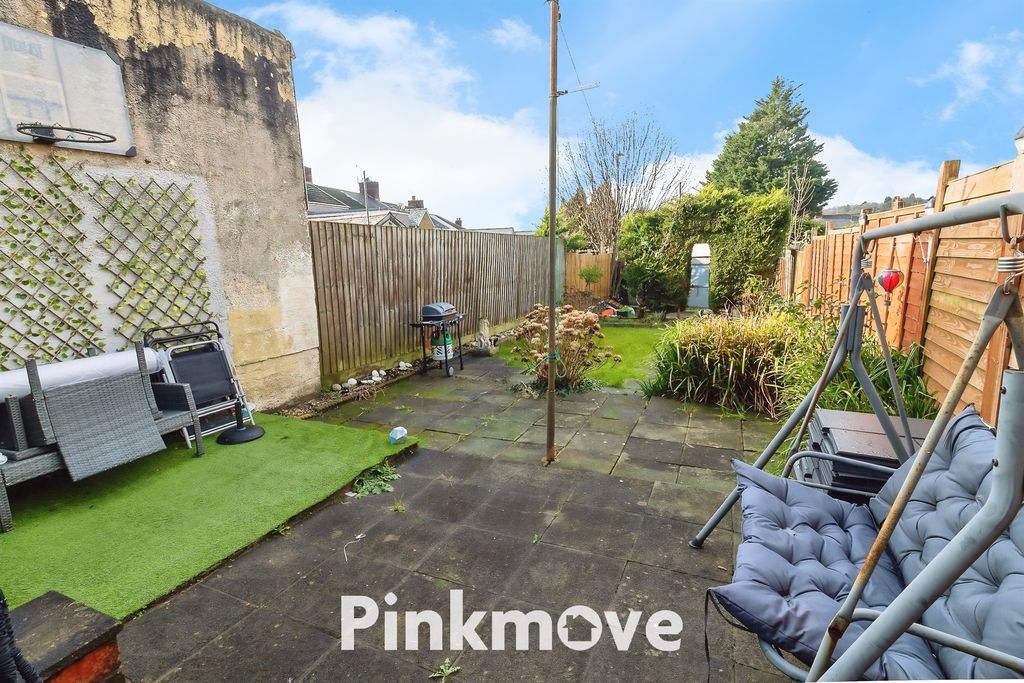 Property photo 2 of 20