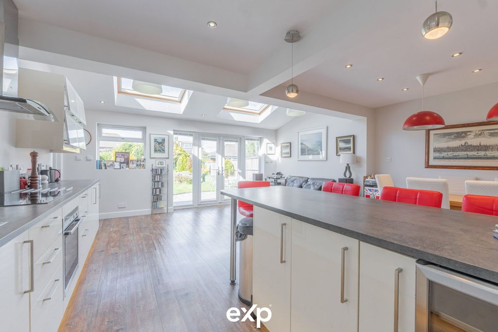 Property photo 2 of 18