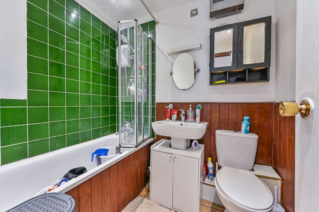 Property photo 2 of 3