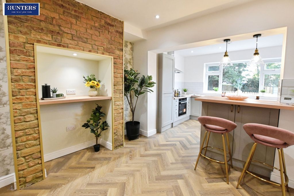 Property photo 3 of 38 Kitchen