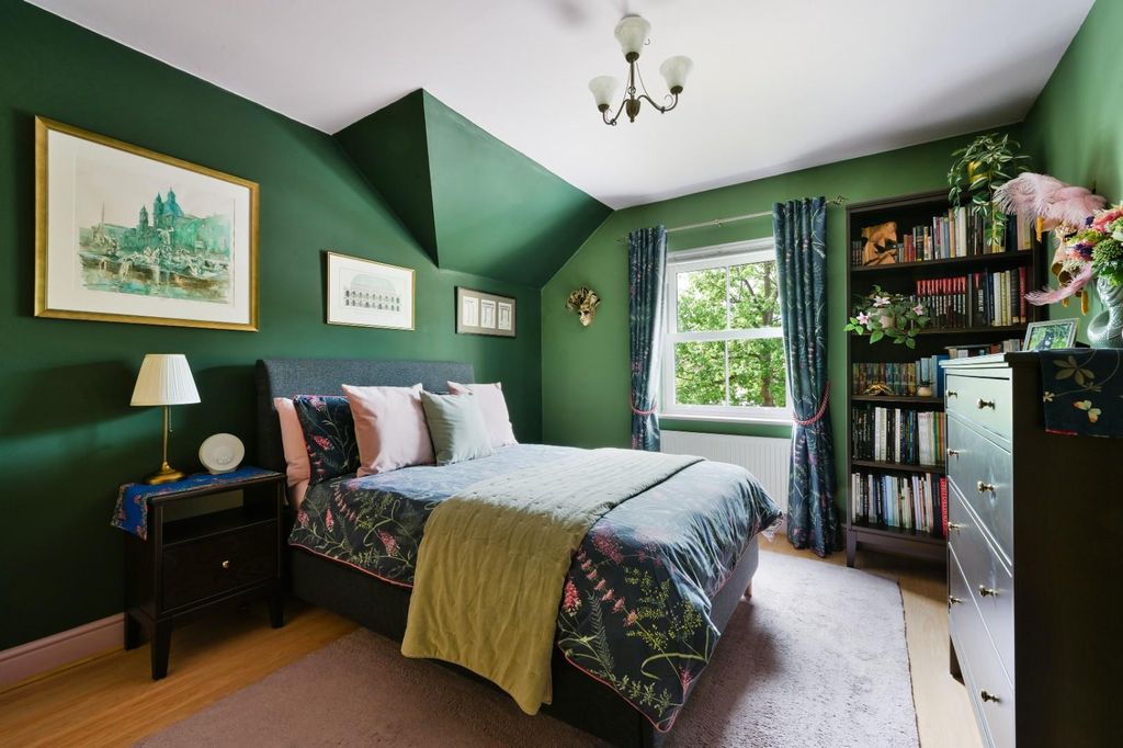 Property photo 3 of 10 Mott House, 11 - (5).Jpg