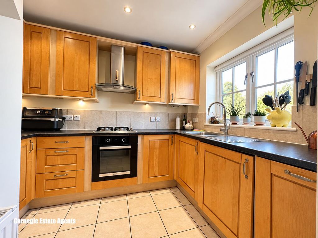 Property photo 2 of 23 Kitchen