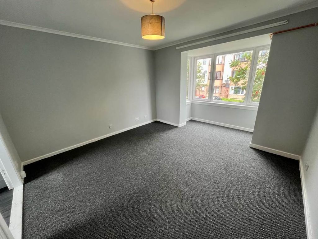 Property photo 3 of 7 Living Room