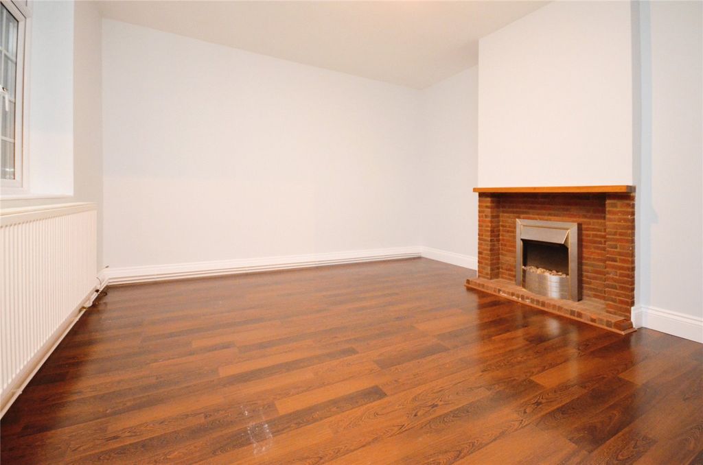 Property photo 2 of 11 Picture No. 05