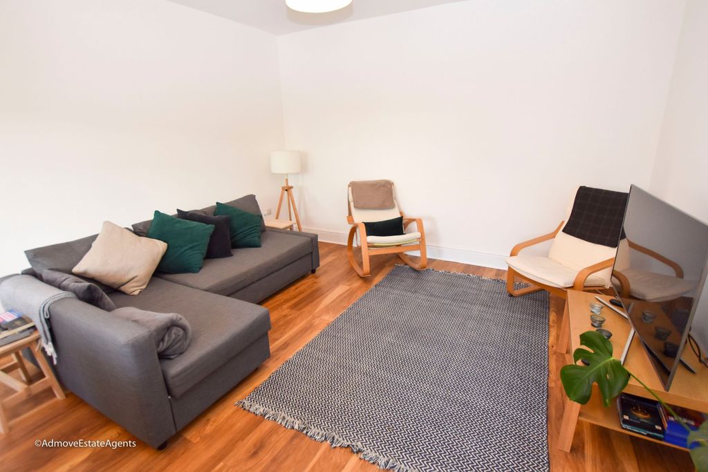 Property photo 2 of 14 Photo 10