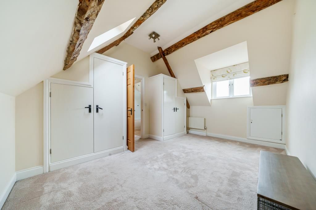 Property photo 3 of 10 Bedroom