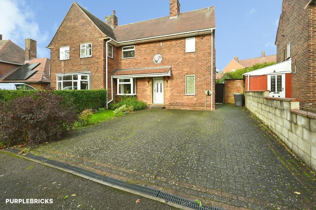 Property photo 1 of 27