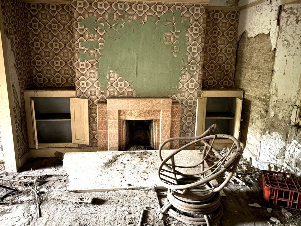 Property photo 2 of 6