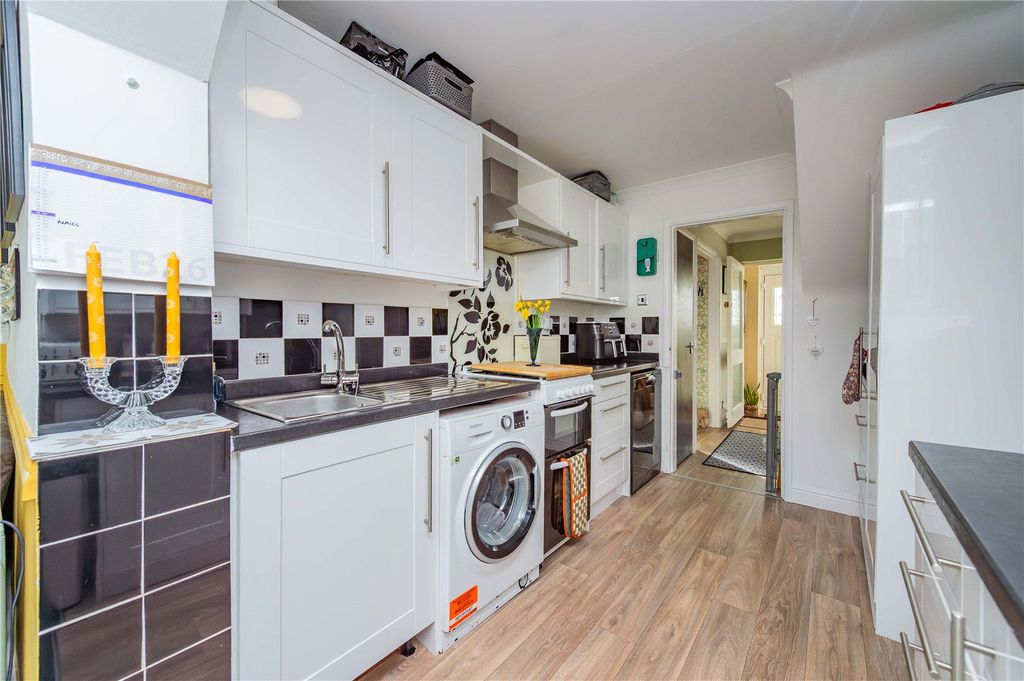 Property photo 3 of 38 Picture No. 30