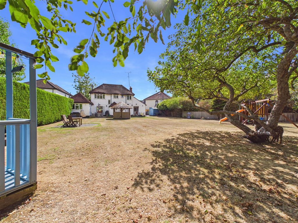 Property photo 2 of 19