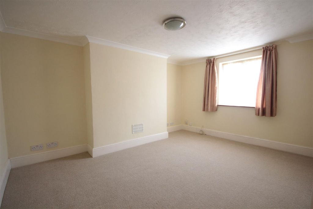 Property photo 3 of 4