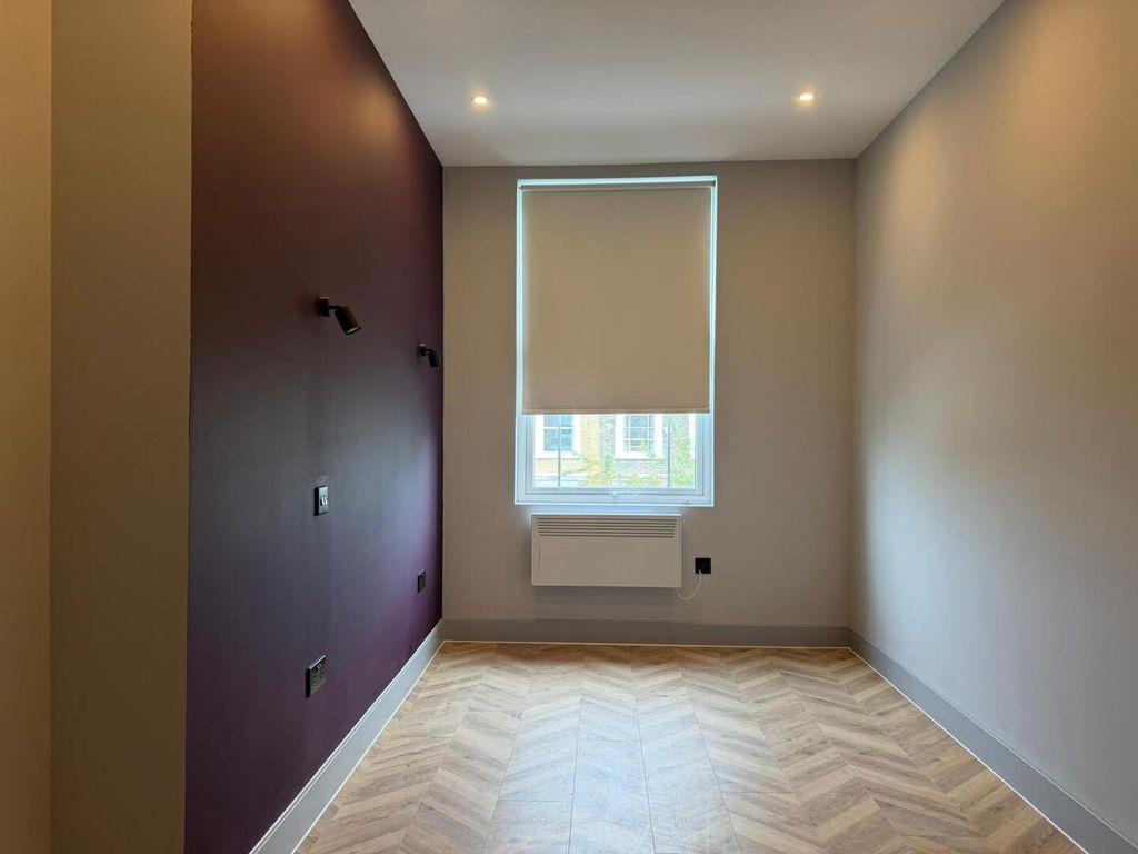 Property photo 3 of 7 Bedroom