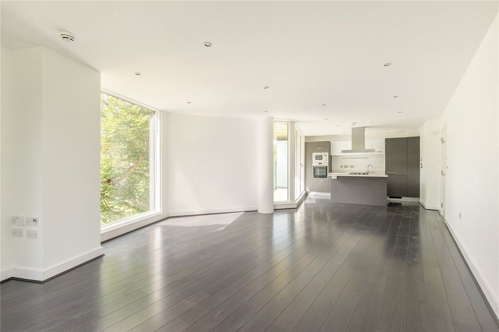 Additional image 4 of 3 bed flat for saleAberdeen Square, Cambridge, Cambridgeshire CB2