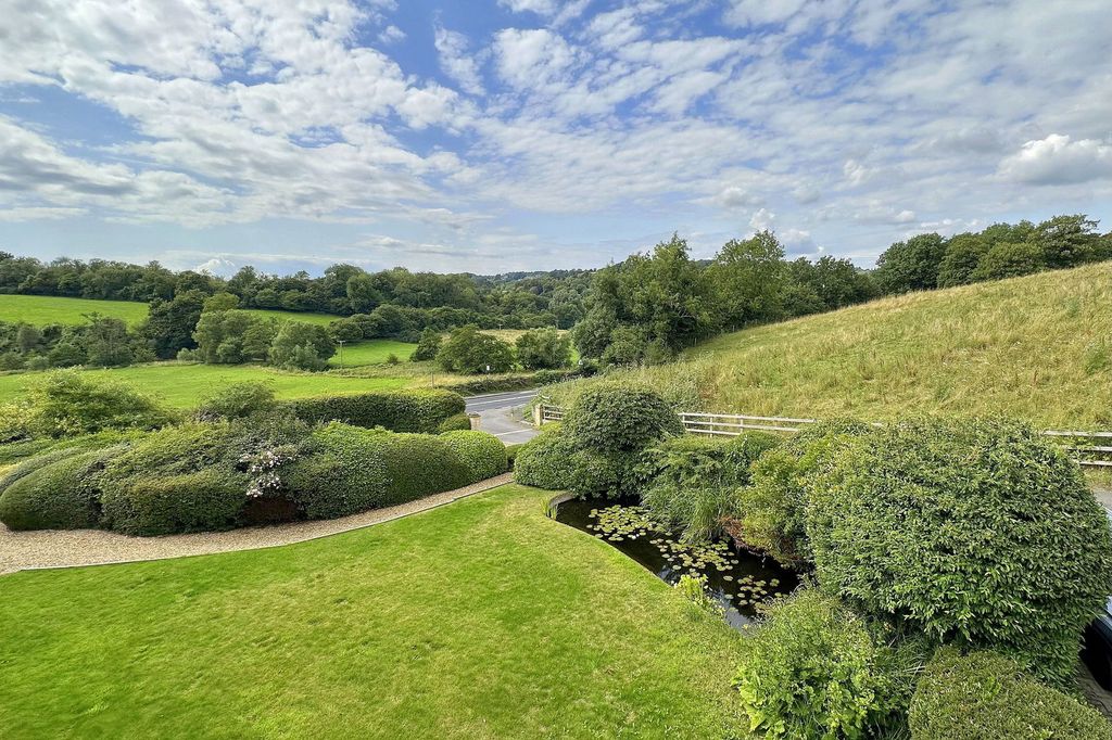 Property photo 2 of 22